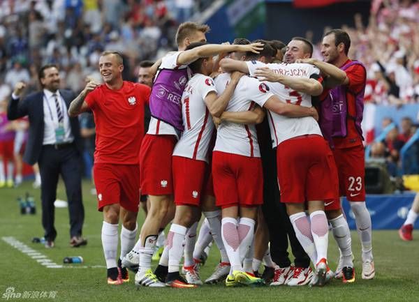 欧洲杯比分预测:乌克兰1-3波兰 足彩专家推荐0